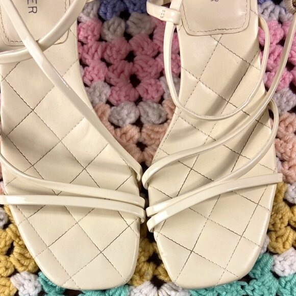 Marc Fisher Cream Off White Quilted Strappy Sandals Heels Hamora 7 M Square Toe - Picture 3 of 11